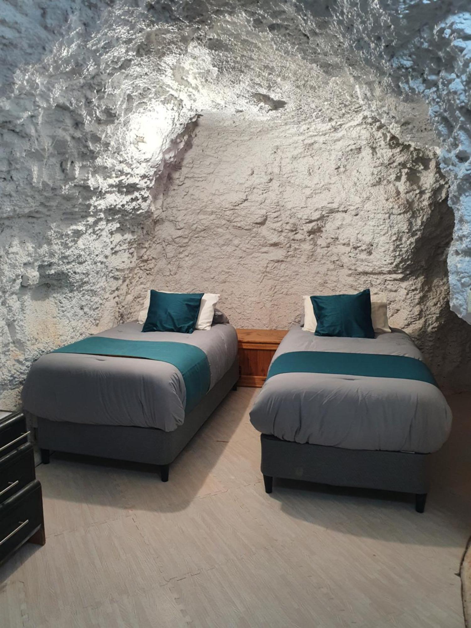 Fossickers Den Dugout Accommodation White Cliffs Kültér fotó
