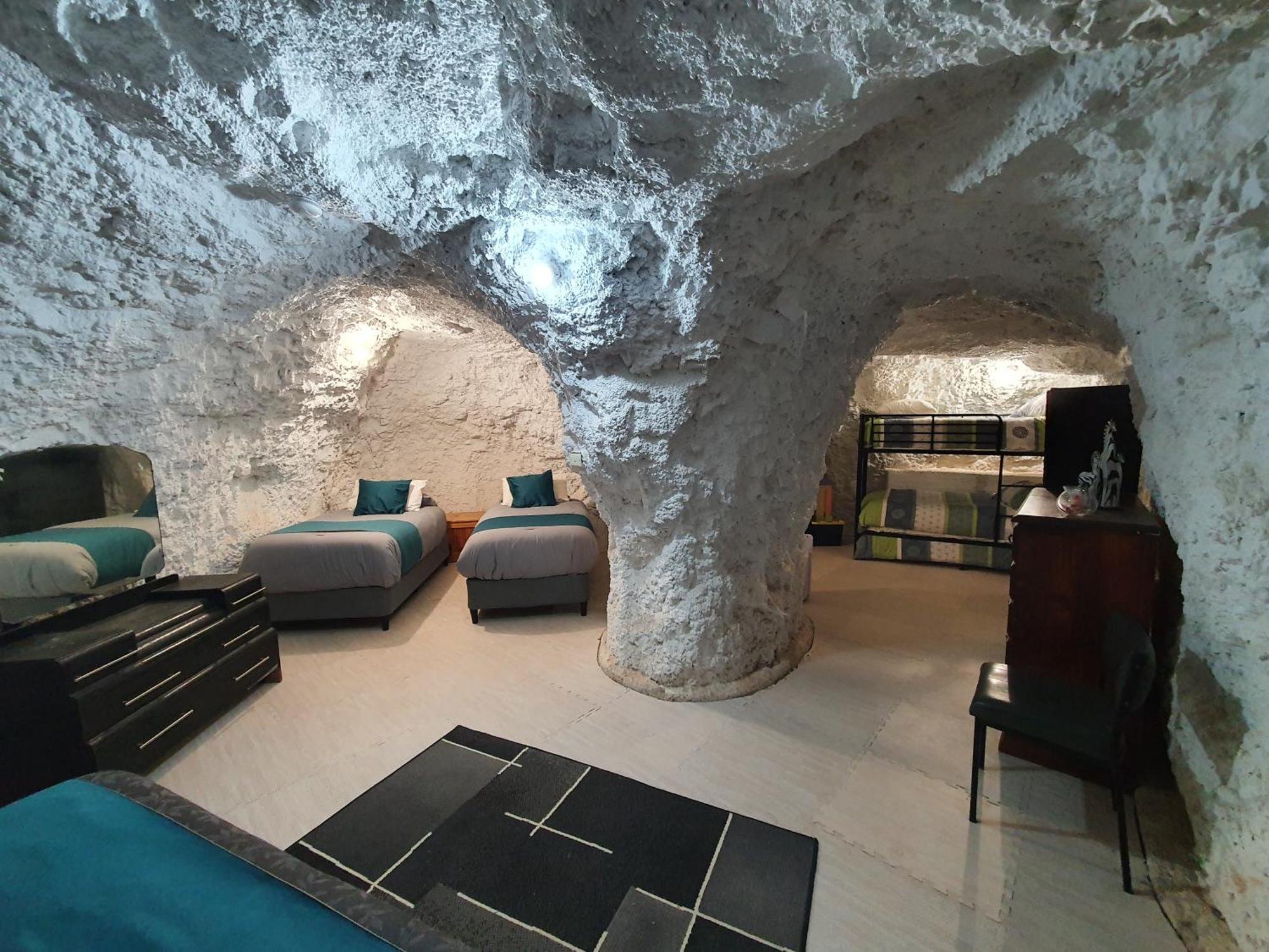 Fossickers Den Dugout Accommodation White Cliffs Kültér fotó